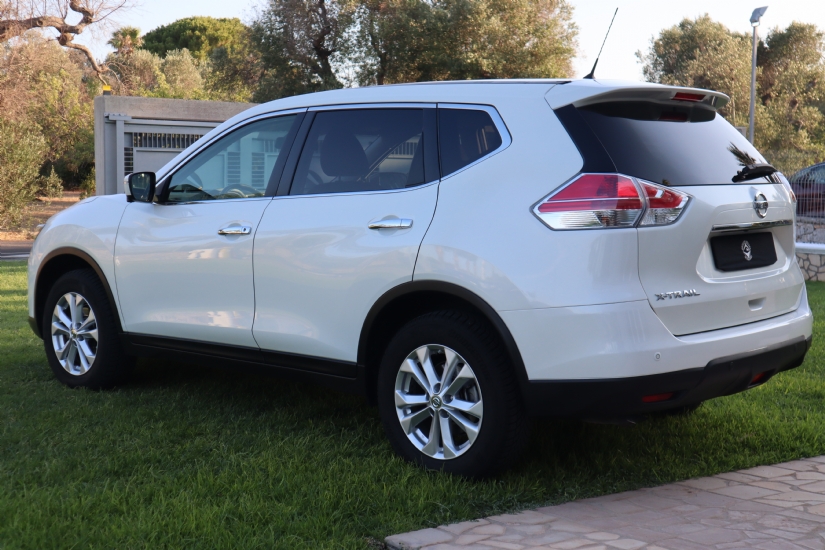 Nissan X-TRAIL