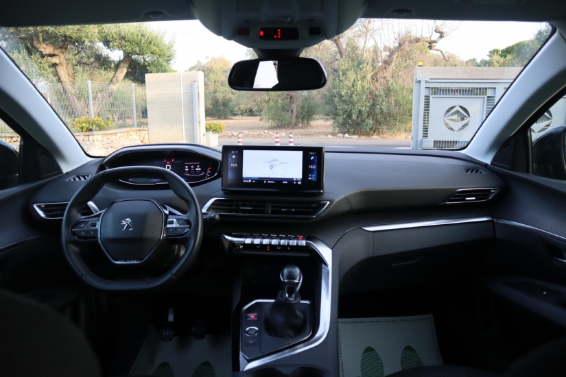 Peugeot  3008 