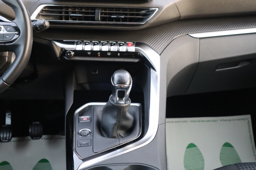 Peugeot  3008 
