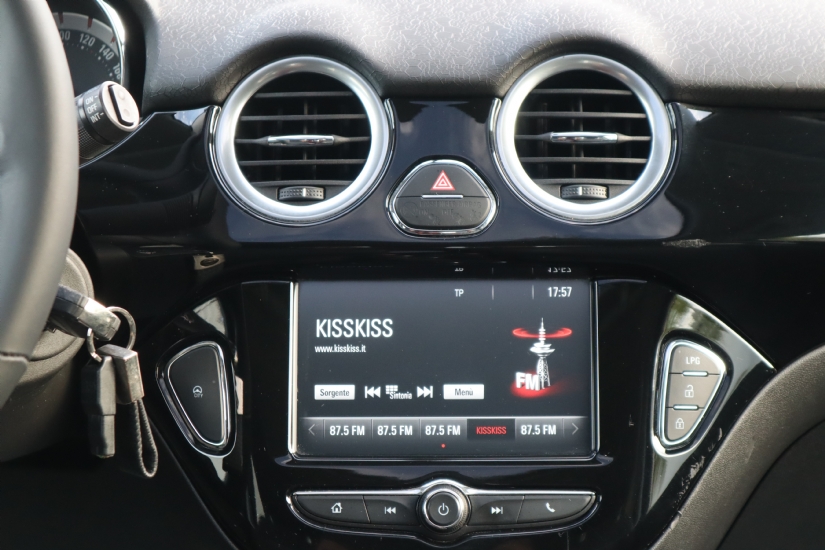 Opel Adam