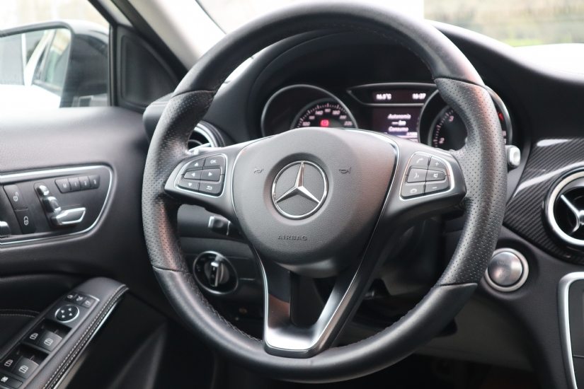 Mercedes-Benz GLA 200d