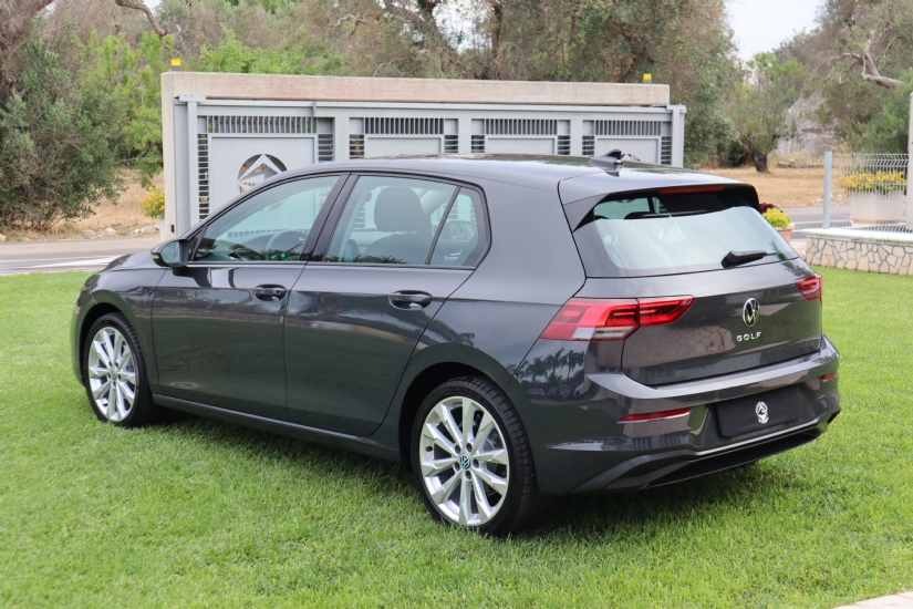 Volkswagen  Golf 