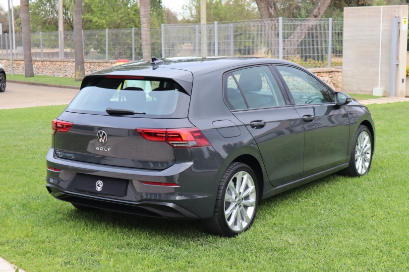 Volkswagen  Golf 