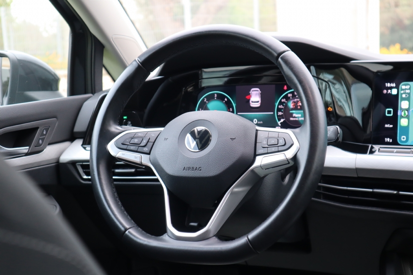 Volkswagen  Golf 