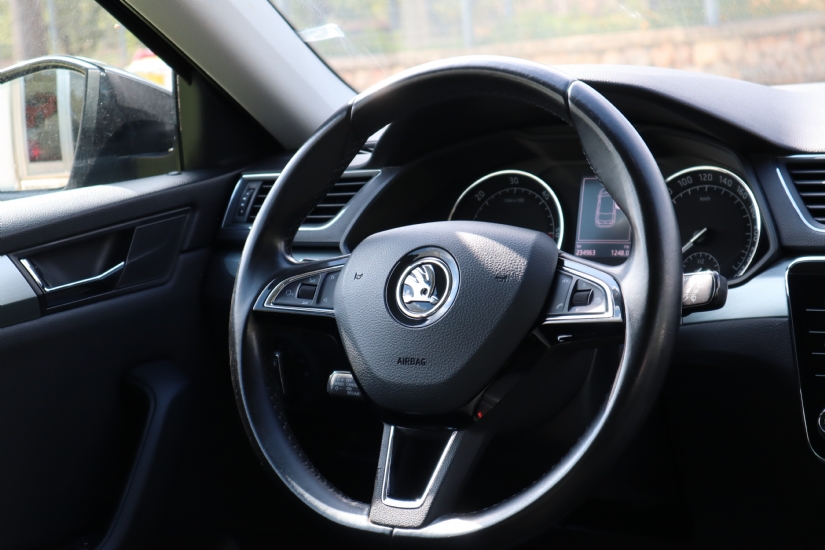 Skoda Superb 