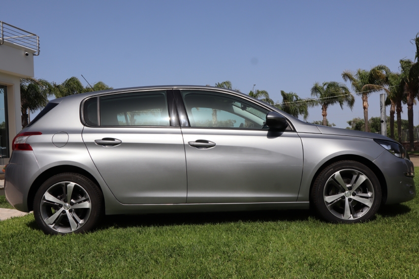 Peugeot  308 