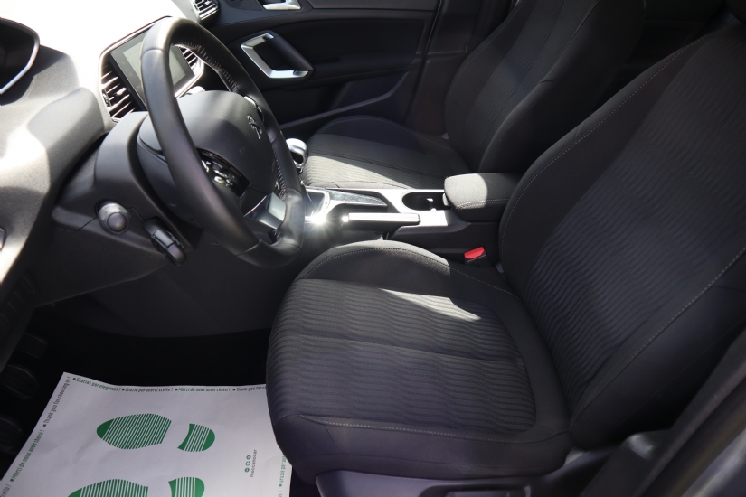 Peugeot  308 