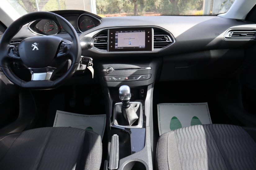 Peugeot  308 